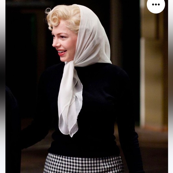 GIVEAWAY SALE!! Vintage 50’s Retro Triangle Chiffon Scarf - Picture 3 of 6